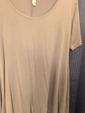 EUC LuLaRoe Scoop Neck Short Sleeve Top - Gray S